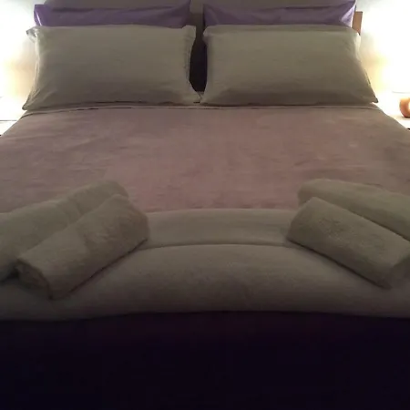 Taira Guest house *