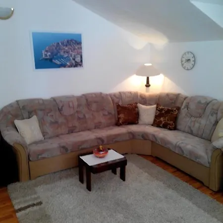 Taira Guest house