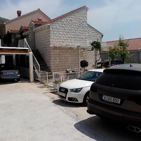 Taira Guest house